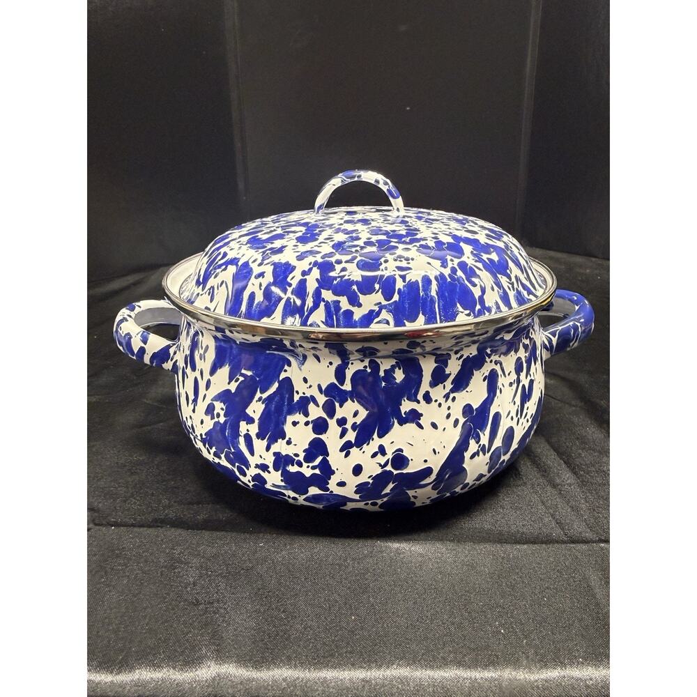 Golden Rabbit: “Cobalt Swirl” Blue & White 2.5 Quart Dutch Oven - Picture 6 of 7